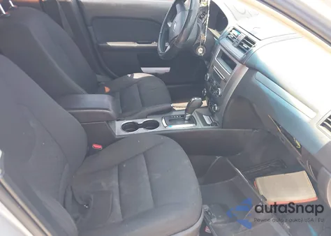 2010 Ford Fusion Se z USA, uszkodzony, nr VIN 3FAHP0HA8AR142051